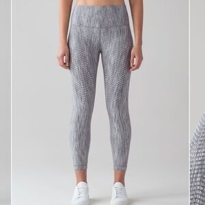 Lululemon Wunder Under High Rise Leggings in Gray EUC 6
